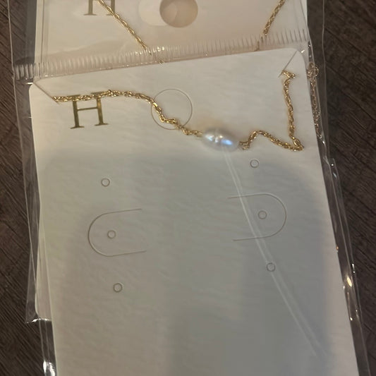 Dainty Pearl Necklace